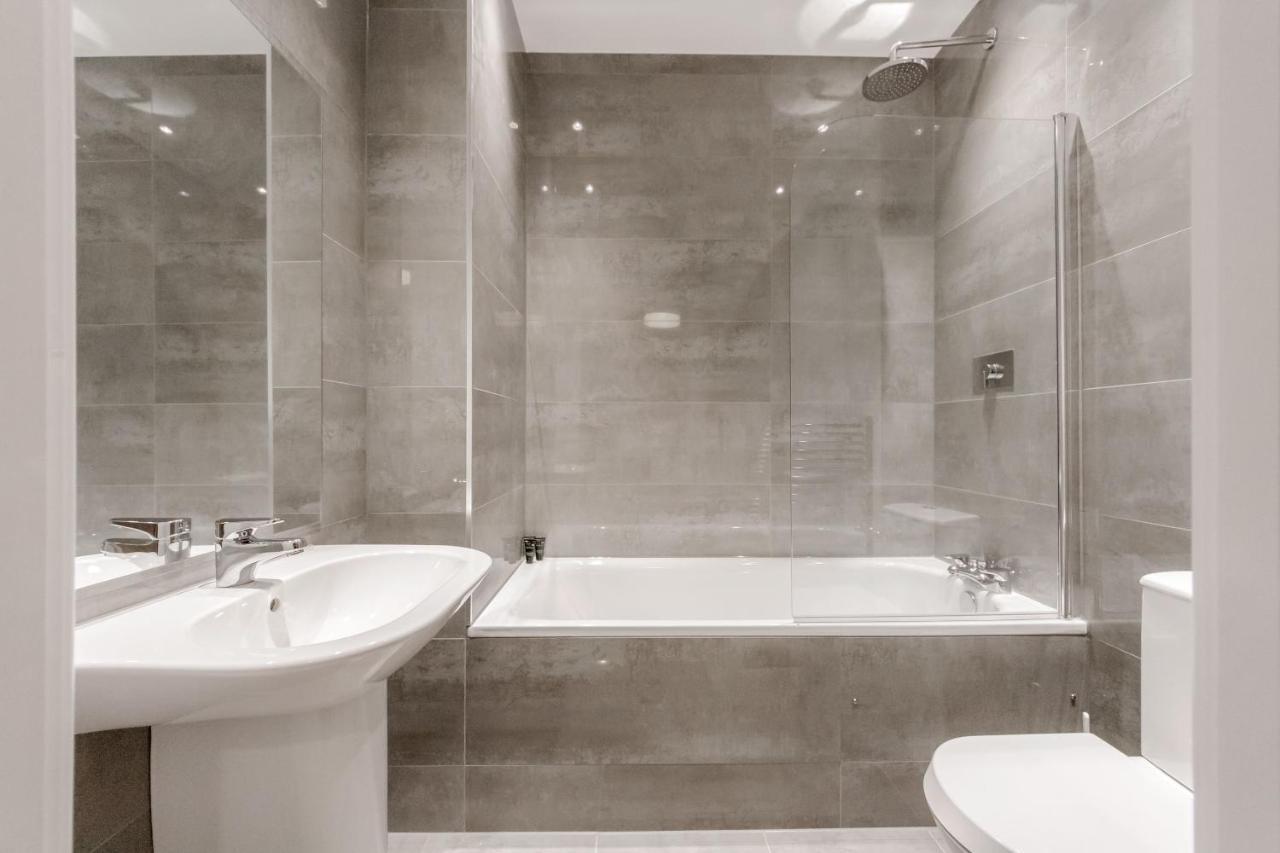 Roomspace Serviced Apartments - Nouvelle House Sutton  Eksteriør bilde