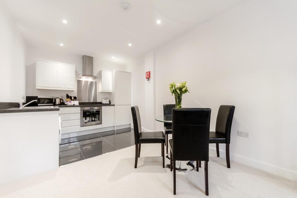 Roomspace Serviced Apartments - Nouvelle House Sutton  Eksteriør bilde