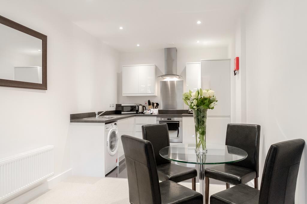 Roomspace Serviced Apartments - Nouvelle House Sutton  Eksteriør bilde